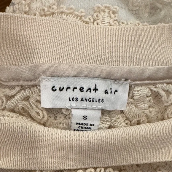 Current Air Women's Beige Lace-Trim Blouse - Picture 2 of 10